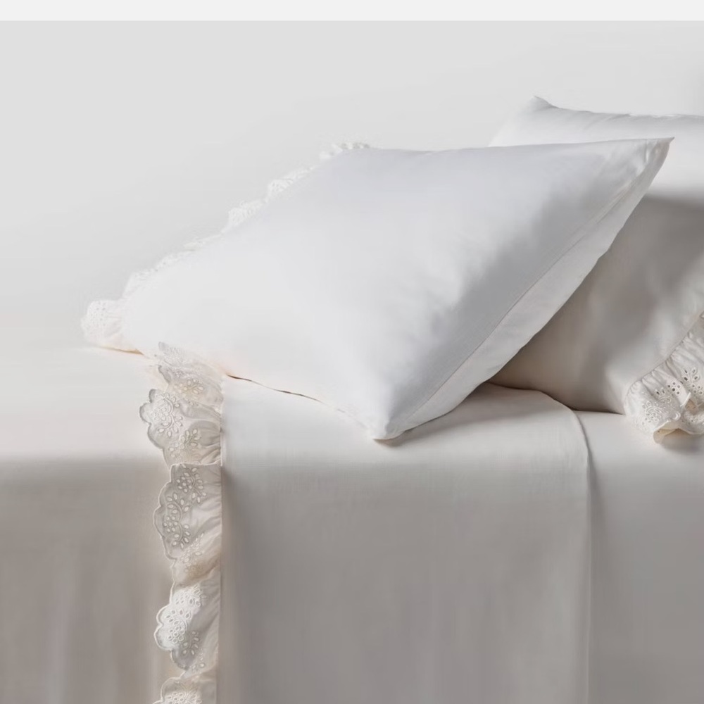 Queen 400 Thread Count Performance Sheet Set Ivory with Eyelet Ruffle Hem